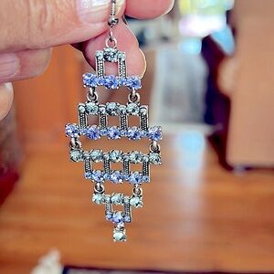 Sparkling 🔥chandelierEarrings.TexturedSilverPlatedLilac&aqua crystals+pouch